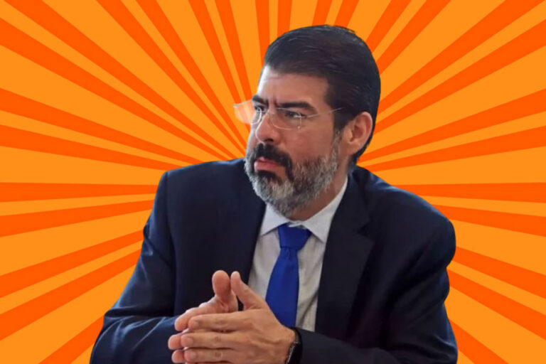 Director de Aduanas mantiene demanda contra la misma institución